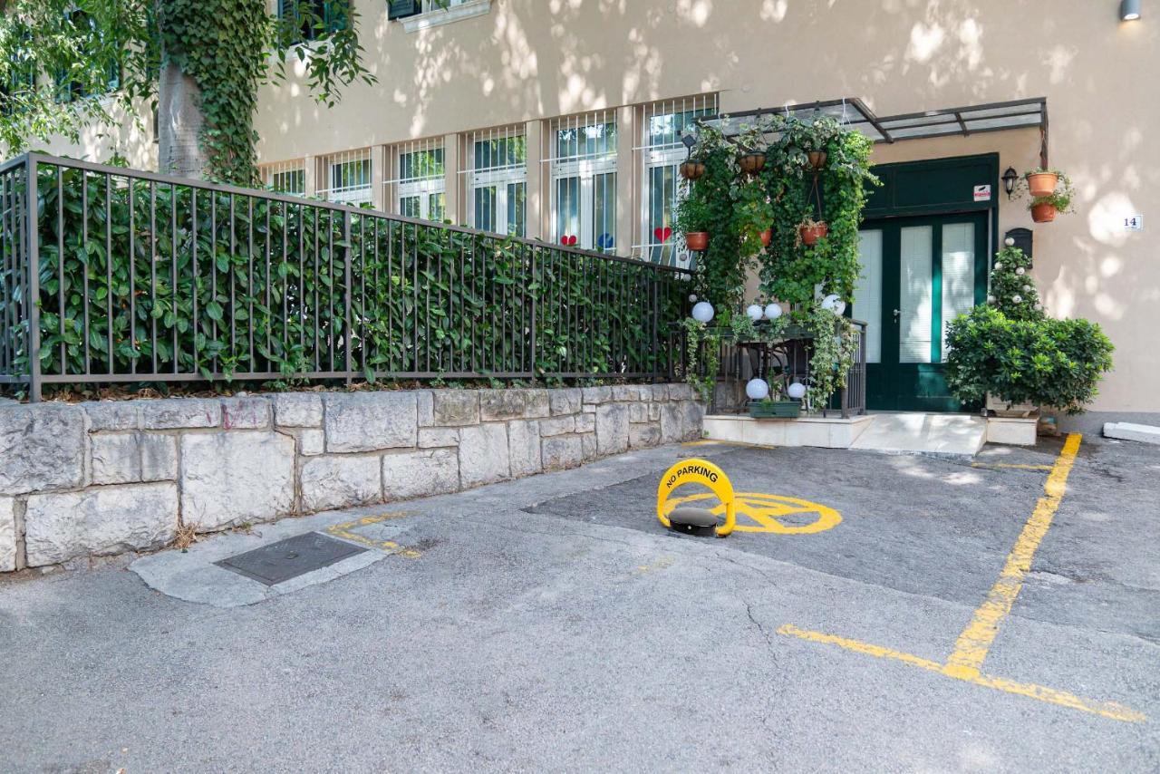 La Guardia Apartment With Free Private Parking 里耶卡 外观 照片